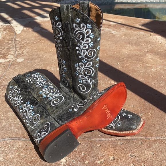 Ferrini Black and White Embroidered Heeled Boots - Picture 3 of 3